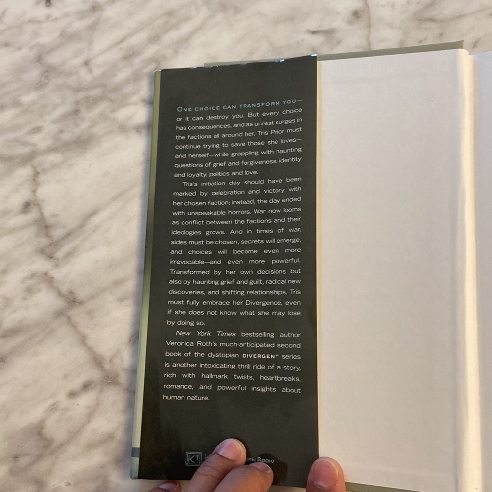 Veronica Roth INSURGENT - Picture 3 of 4